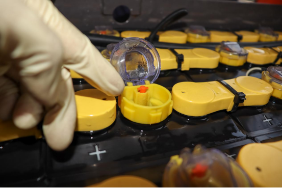 蓄電池電瓶缺水有什么癥狀?